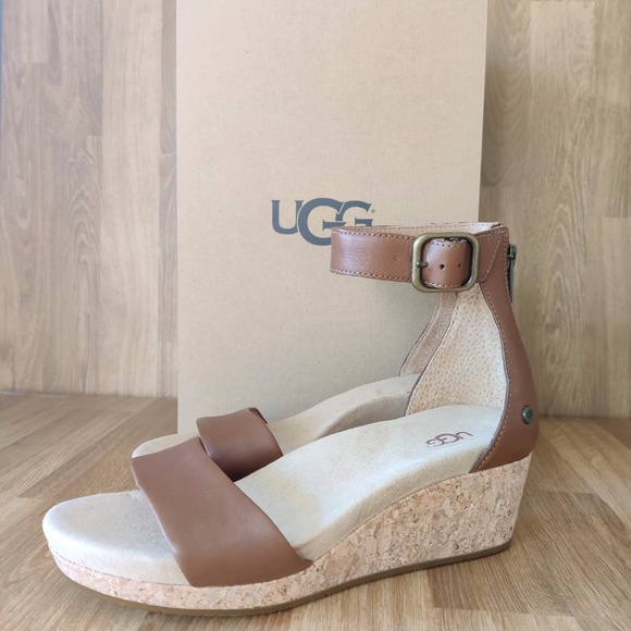 Sale Ugg Zoe Ii Leather Wedge Sandals 